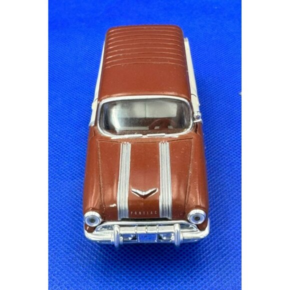 1955 Pontiac Safari Station Wagon & Oldsmobile 98 Starfire Convertible + Signs - Picture 11 of 16